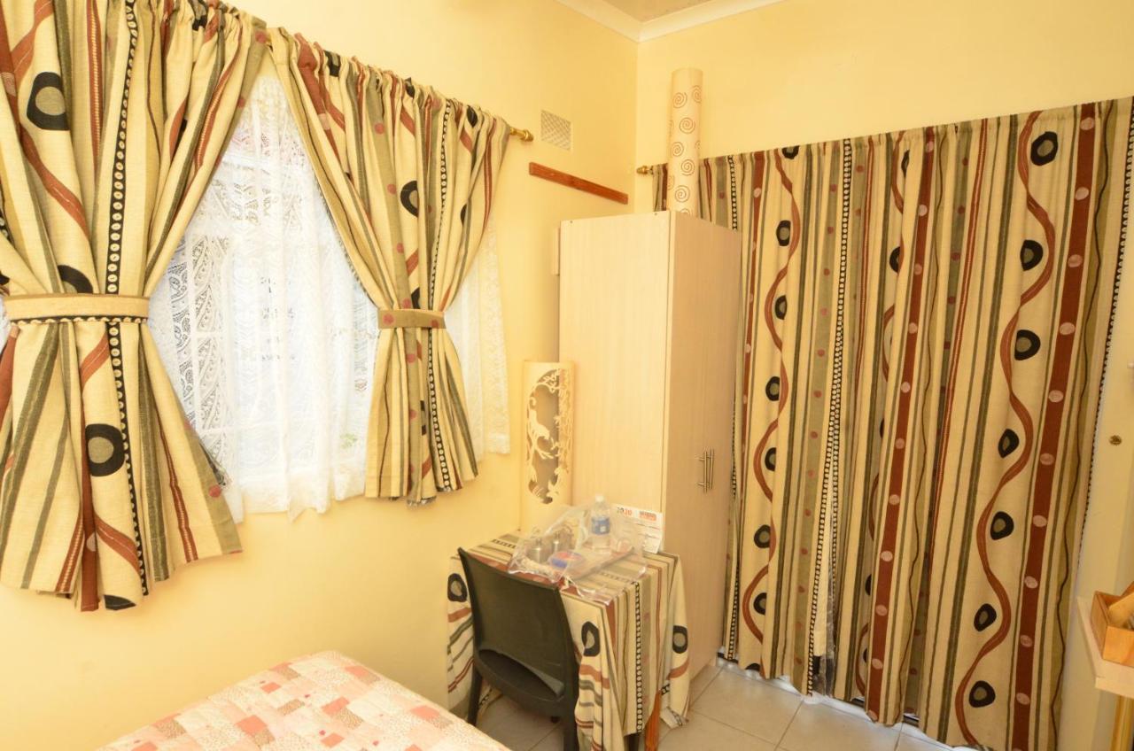 Kwampofu Guest House Harare Ngoại thất bức ảnh