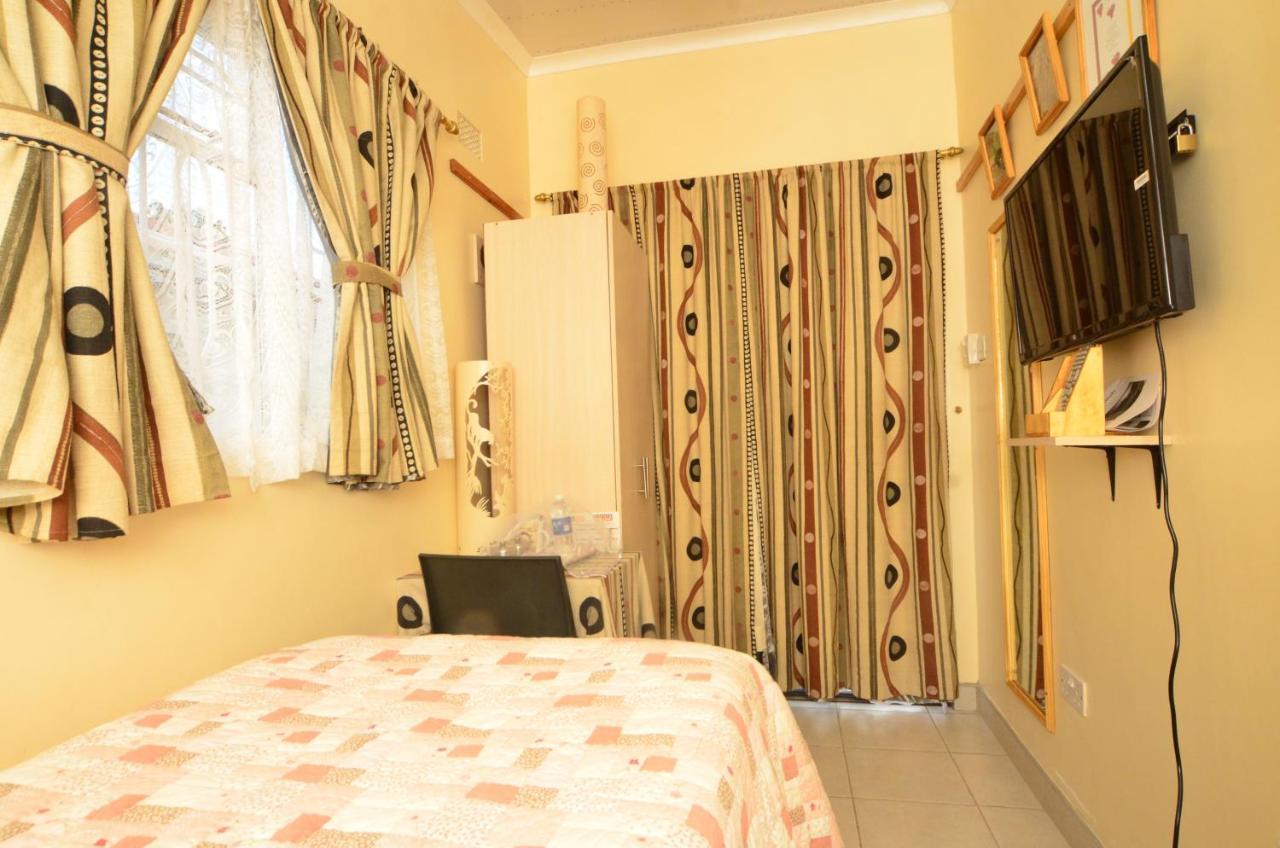 Kwampofu Guest House Harare Ngoại thất bức ảnh