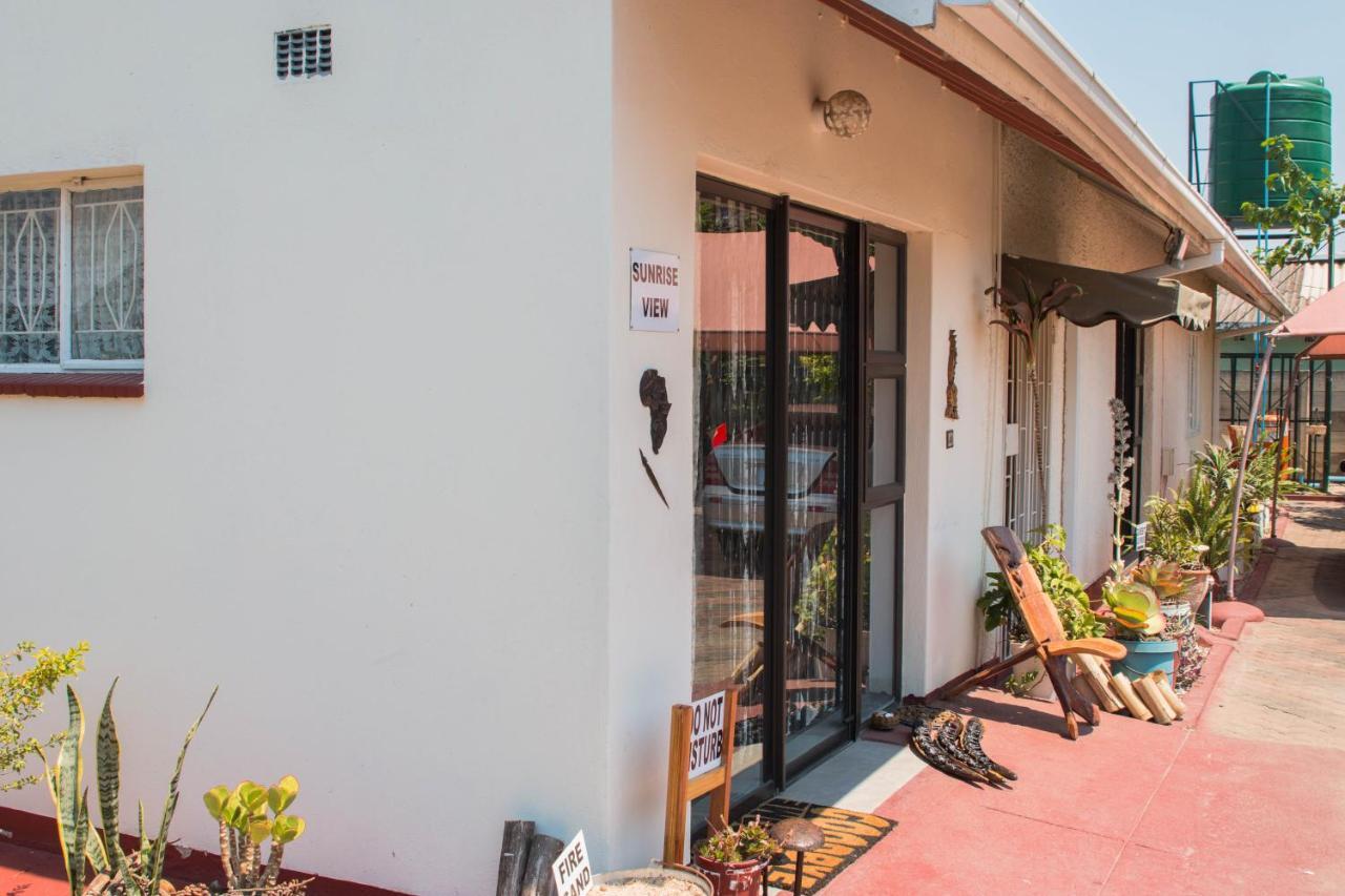 Kwampofu Guest House Harare Ngoại thất bức ảnh